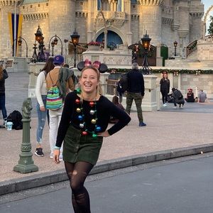 Meet your Posher, Danielle